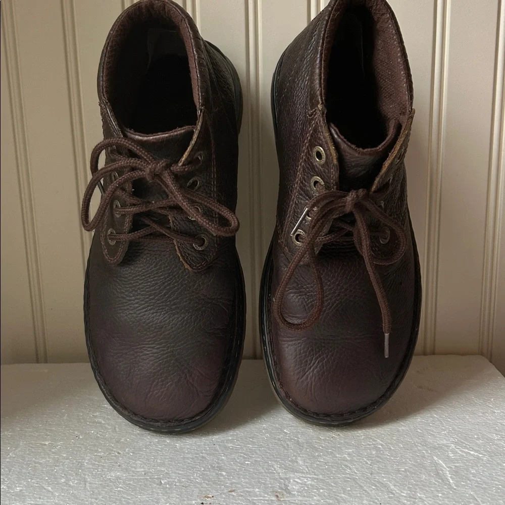 Dr. Martens unisex Rico Brown Leather laceUp Chukka ankle Boots shoes 10M/11W